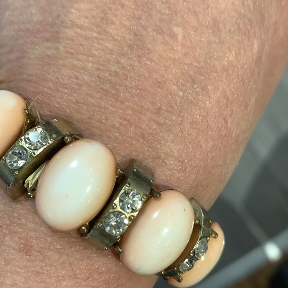 Beautiful pale pink bracelet, stretch* - Picture 3 of 6